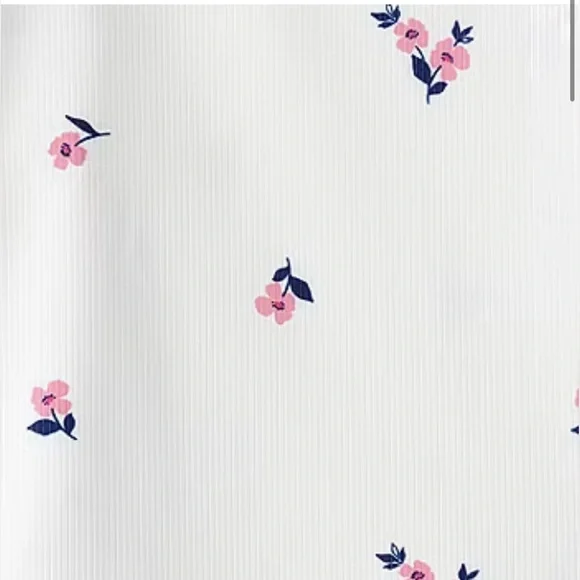 Carter's Girls 2-pc. Cargo pants and top Set in white size 7/7A. - Picture 2 of 5